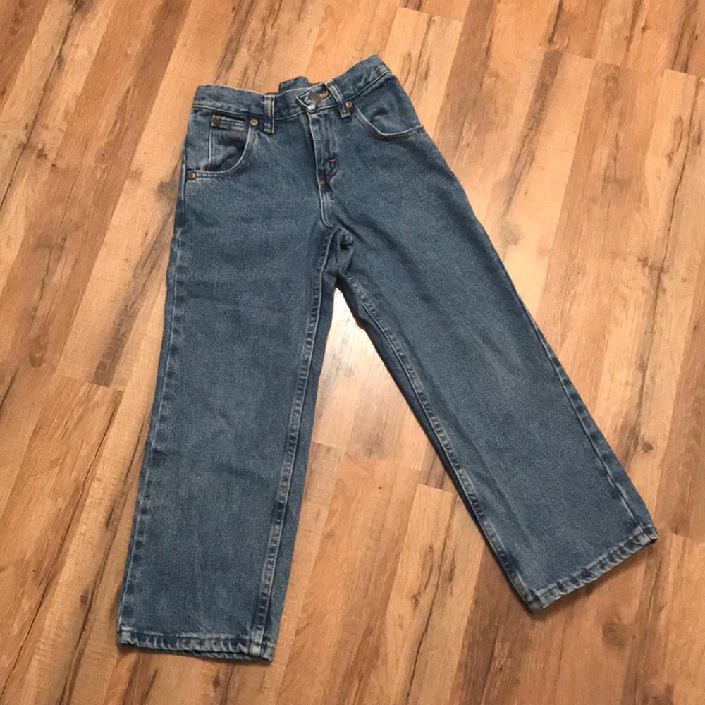 ✨BOYS SIZE 8 REG. WRANGLER JEANS✨